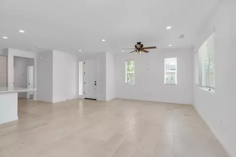 Living - 4035 Braden, Madera, CA 93636 photo 1 of 4