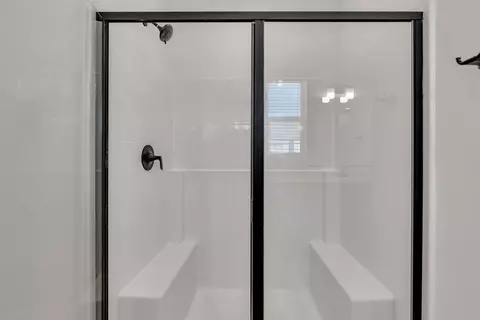 Bath - 4035 Braden, Madera, CA 93636 photo 2 of 3