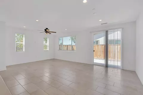 Living - 4035 Braden, Madera, CA 93636 photo 3 of 4