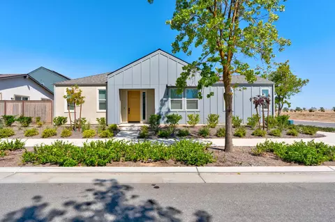 Exterior - 4035 Braden, Madera, CA 93636 photo 11 of 16