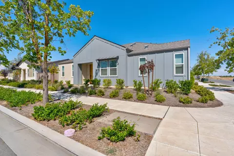 Exterior - 4035 Braden, Madera, CA 93636 photo 13 of 16