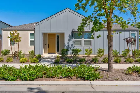 Exterior - 4035 Braden, Madera, CA 93636 photo 10 of 16