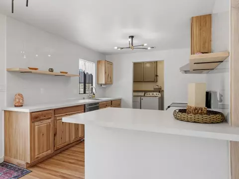 Kitchen - 40446 Goldside Dr, Oakhurst, CA 93644 photo 2 of 6