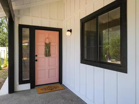 Exterior - 40446 Goldside Dr, Oakhurst, CA 93644 photo 5 of 14
