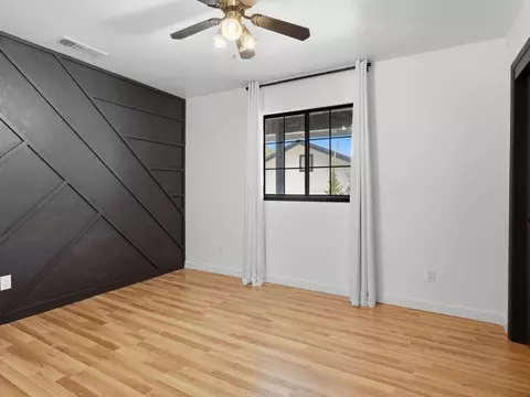 Bedroom - 40446 Goldside Dr, Oakhurst, CA 93644 photo 2 of 4