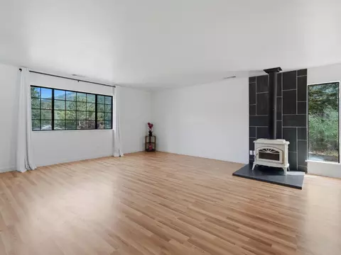 Living - 40446 Goldside Dr, Oakhurst, CA 93644 photo 5 of 6