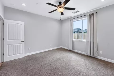 Bedroom - 1140 Wasatch Dr, Madera, CA 93638 photo 3 of 7