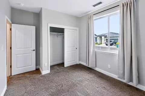 Bedroom - 1140 Wasatch Dr, Madera, CA 93638 photo 5 of 7