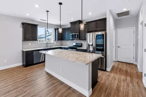 Kitchen - 1140 Wasatch Dr, Madera, CA 93638 photo 1 of 4
