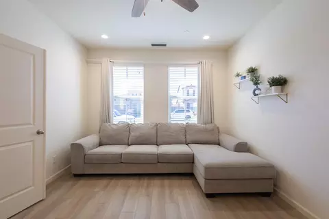 4019 Portals Ave, Clovis, CA 93619 photo 49