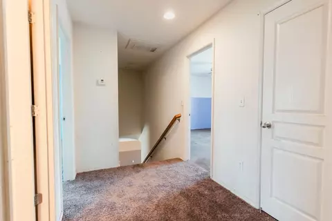 Entry Way - 5145 E Benjamin Ave, Fresno, CA 93727 photo 3 of 6