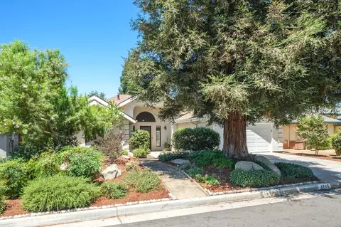 4246 W Los Altos Ave, Fresno, CA 93722