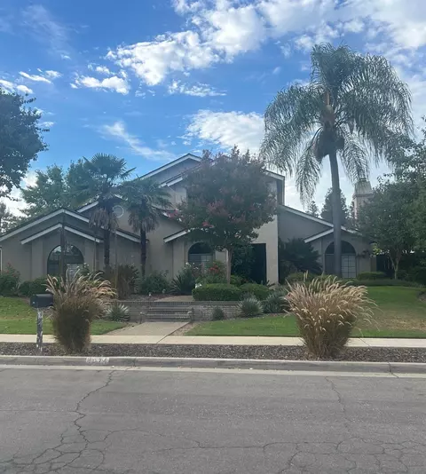 1074 E Cole, Fresno, CA 93720