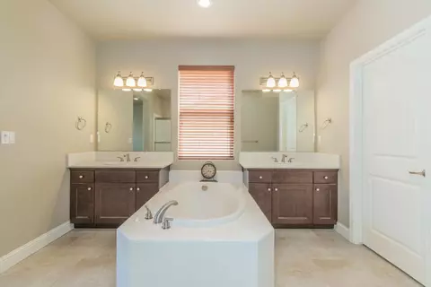 3569 Portals Ave, Clovis, CA 93619 photo 21