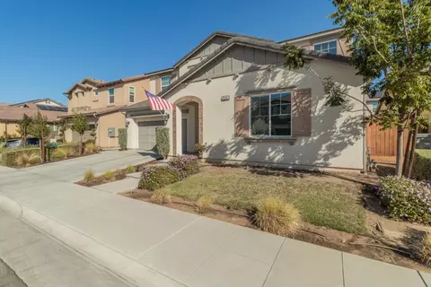 3569 Portals Ave, Clovis, CA 93619 photo 2