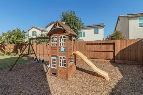 3569 Portals Ave, Clovis, CA 93619 photo 32