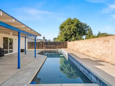 Exterior - 225 N Acacia Ave, Clovis, CA 93612 photo 1 of 9