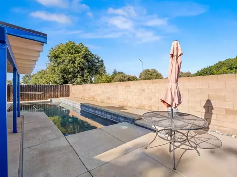 Exterior - 225 N Acacia Ave, Clovis, CA 93612 photo 2 of 9