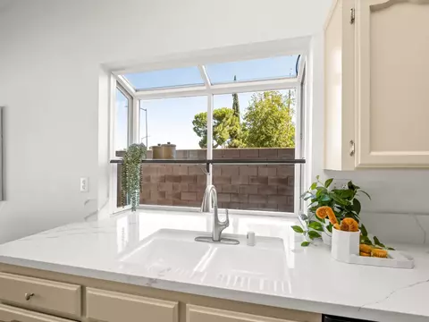 Kitchen - 225 N Acacia Ave, Clovis, CA 93612 photo 4 of 6