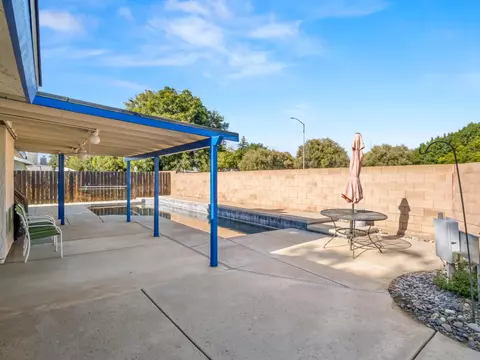 Exterior - 225 N Acacia Ave, Clovis, CA 93612 photo 4 of 9