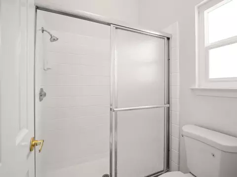Bath - 225 N Acacia Ave, Clovis, CA 93612 photo 2 of 4