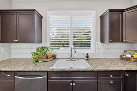 Kitchen - 3435 Bellaire Ave, Clovis, CA 93619 photo 6 of 6