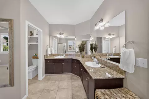Bath - 3435 Bellaire Ave, Clovis, CA 93619 photo 3 of 6