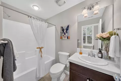 Bath - 3435 Bellaire Ave, Clovis, CA 93619 photo 2 of 6