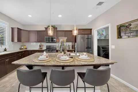 Kitchen - 3435 Bellaire Ave, Clovis, CA 93619 photo 2 of 6