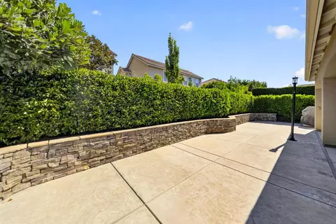 Exterior - 3435 Bellaire Ave, Clovis, CA 93619 photo 6 of 8