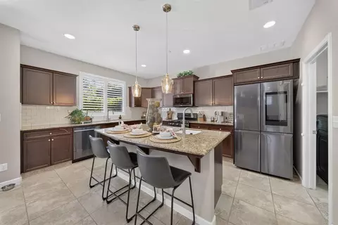 Kitchen - 3435 Bellaire Ave, Clovis, CA 93619 photo 5 of 6