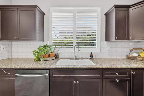Kitchen - 3435 Bellaire Ave, Clovis, CA 93619 photo 3 of 6
