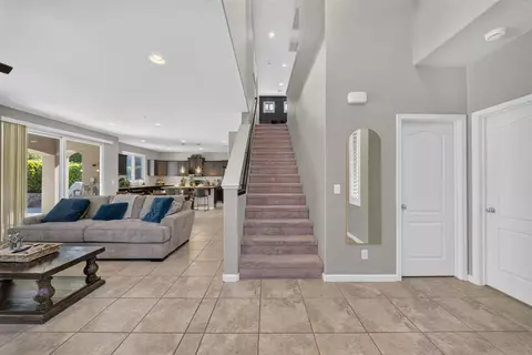 Entry Way - 3435 Bellaire Ave, Clovis, CA 93619 photo 4 of 8