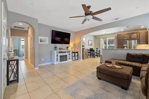 3825 E Cherry Ave, Visalia, CA 93292 photo 9