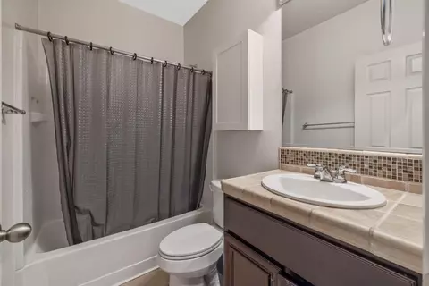 3825 E Cherry Ave, Visalia, CA 93292 photo 22