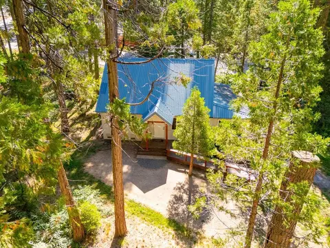 41881 Evergreen Rd, Shaver Lake, CA 93664