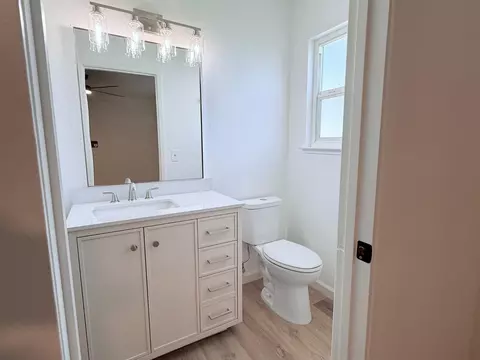 Bath - 1537 Gettysburg Ave, Clovis, CA 93611 photo 5 of 6