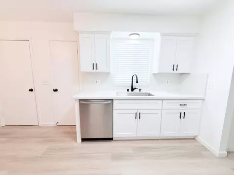 Kitchen - 1537 Gettysburg Ave, Clovis, CA 93611 photo 1 of 3