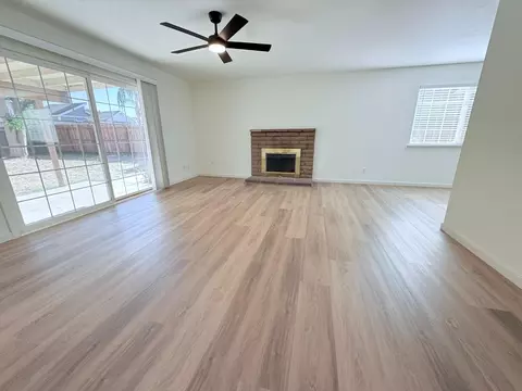 Living - 1537 Gettysburg Ave, Clovis, CA 93611 photo 2 of 3