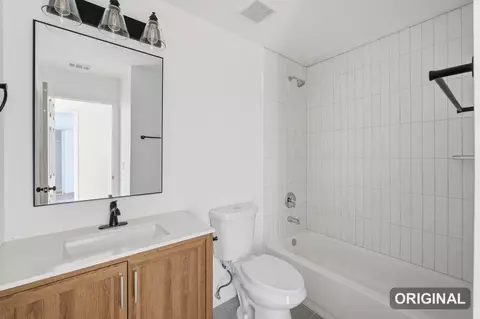 Bath - 1064 Carey Ave, Clovis, CA 93611 photo 2 of 2