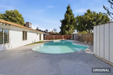 Exterior - 1064 Carey Ave, Clovis, CA 93611 photo 6 of 6