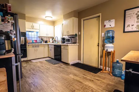 Kitchen - 2404 Dewitt Ave, Clovis, CA 93612 photo 1 of 4