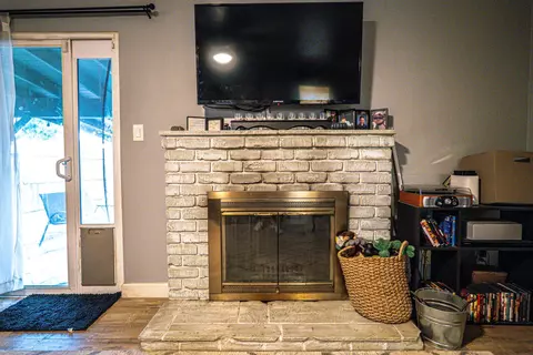 Entry Way - 2404 Dewitt Ave, Clovis, CA 93612 photo 1 of 2