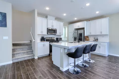 Kitchen - 1108 W Encore Way W, Madera, CA 93636 photo 1 of 6