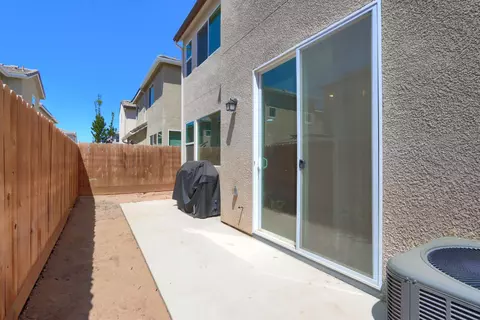 Exterior - 1108 W Encore Way W, Madera, CA 93636 photo 4 of 8