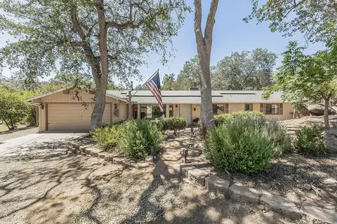 41913 Wild Horse Ct, Coarsegold, CA 93614