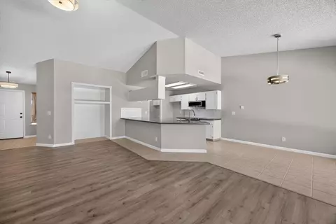 Living - 2539 Stuart Ave, Clovis, CA 93611 photo 5 of 8