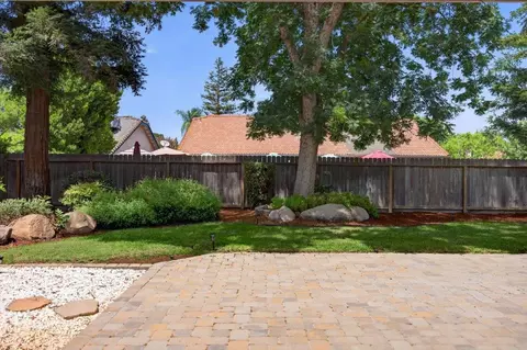 Exterior - 2539 Stuart Ave, Clovis, CA 93611 photo 2 of 9