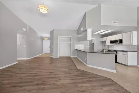 Living - 2539 Stuart Ave, Clovis, CA 93611 photo 4 of 8