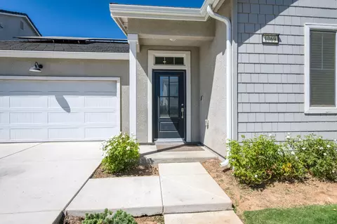 Exterior - 1069 Wolverton Way W, Madera, CA 93636 photo 3 of 9